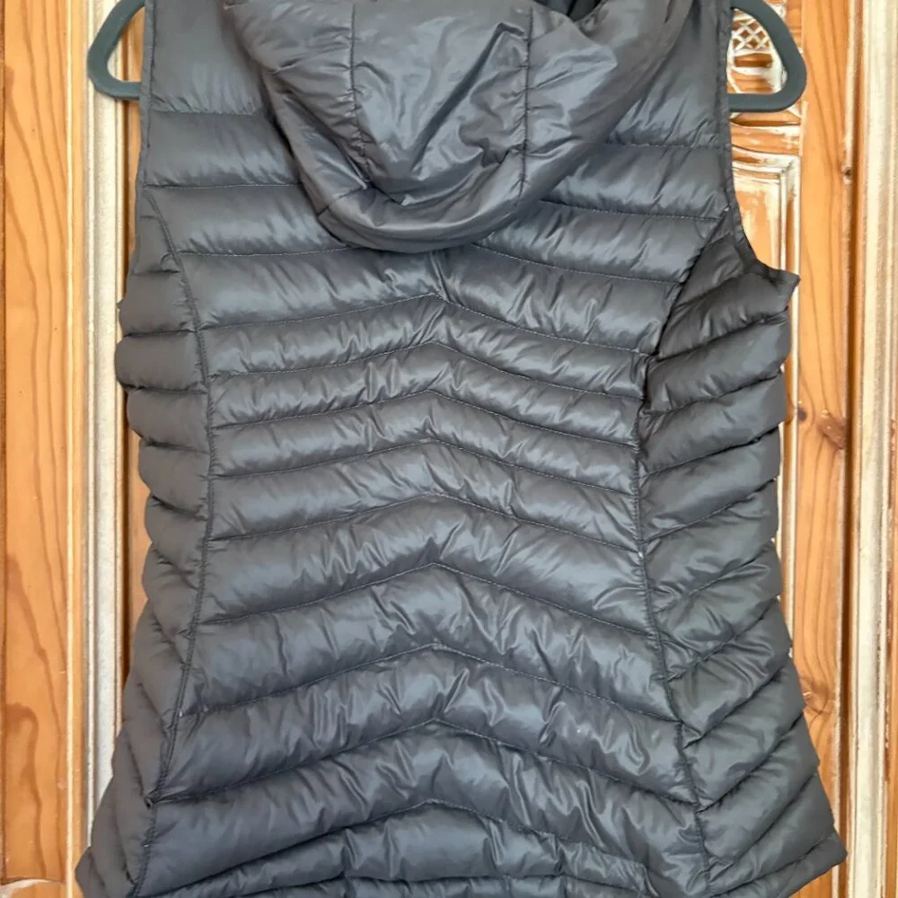 Bernardo Down  Puffer vest with hood - Picture 4 of 5